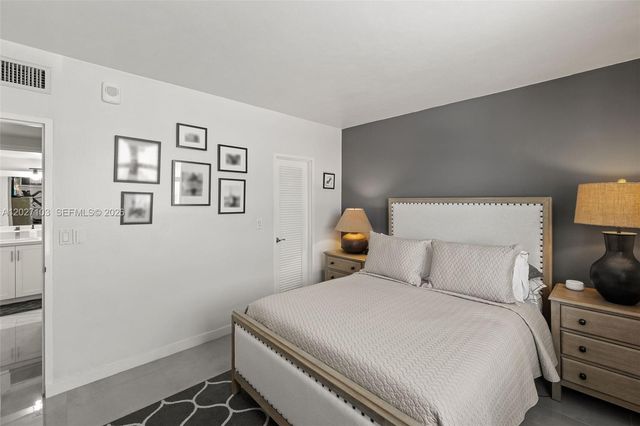 5001 Collins Avenue 1E, Miami Beach, FL 33140