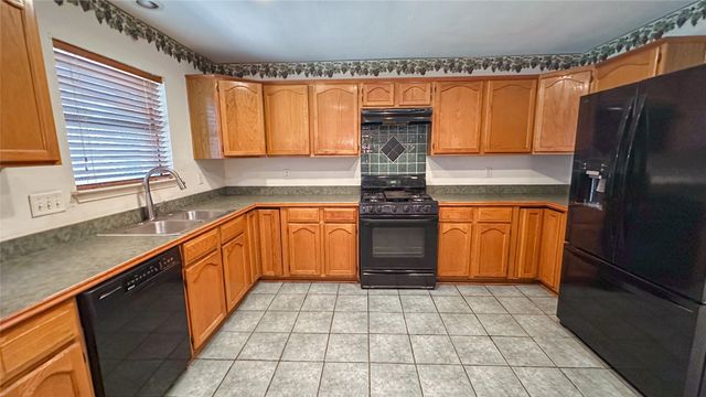 1409 Essex Drive, Desoto, TX 75115