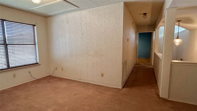 1409 Essex Drive, Desoto, TX 75115