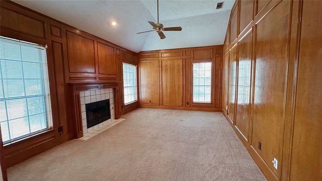 1409 Essex Drive, Desoto, TX 75115