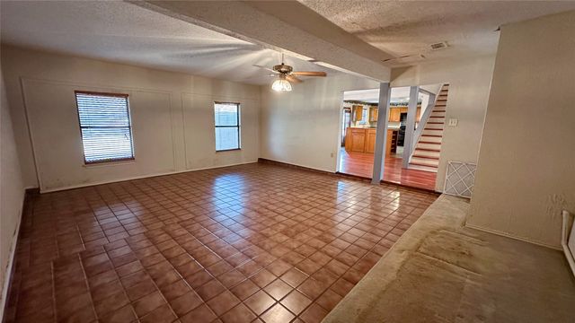 1409 Essex Drive, Desoto, TX 75115