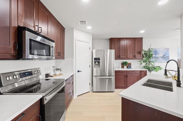 212 Meadow Park DR, Georgetown, TX 78626