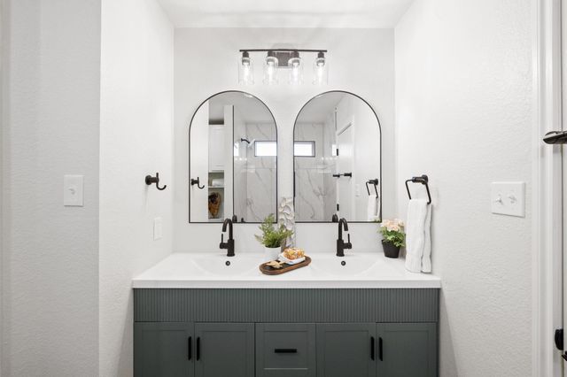 212 Meadow Park DR, Georgetown, TX 78626