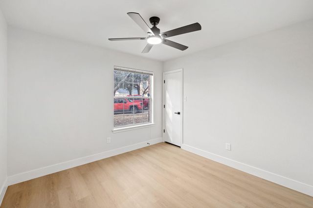 212 Meadow Park DR, Georgetown, TX 78626