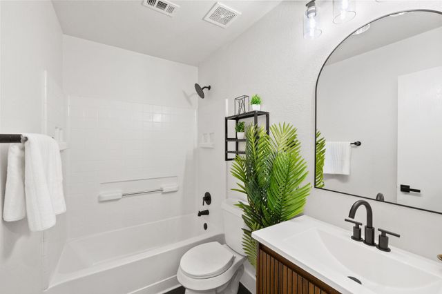 212 Meadow Park DR, Georgetown, TX 78626