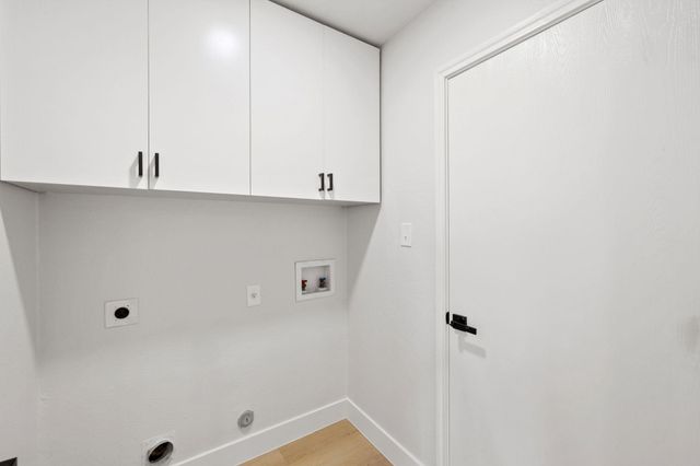 212 Meadow Park DR, Georgetown, TX 78626