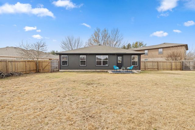 212 Meadow Park DR, Georgetown, TX 78626