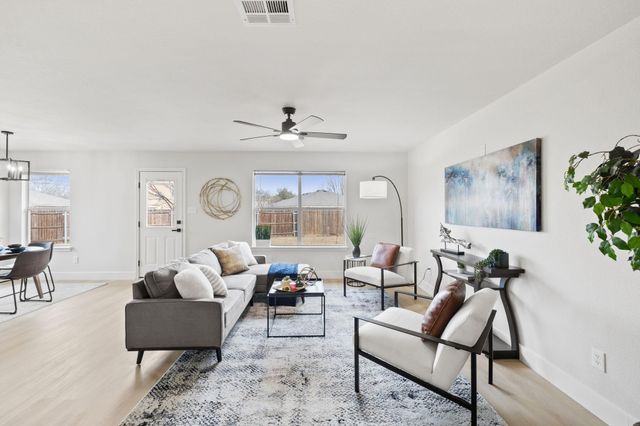 212 Meadow Park DR, Georgetown, TX 78626