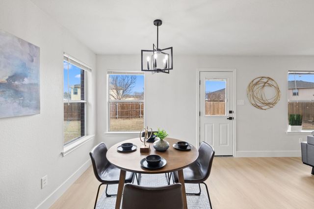 212 Meadow Park DR, Georgetown, TX 78626