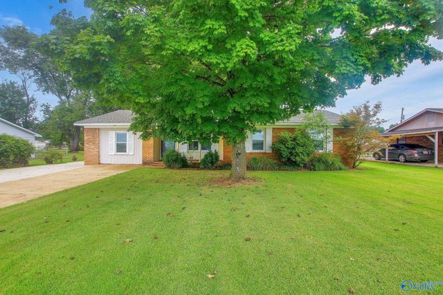 48 Tana Avenue, Courtland, AL 35618