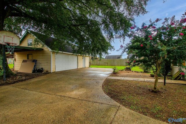 48 Tana Avenue, Courtland, AL 35618