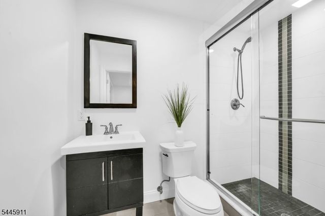 20 Veterans Way, Edgewater Boro, NJ 07020
