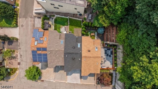 20 Veterans Way, Edgewater Boro, NJ 07020