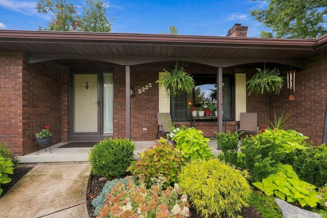 5225 Bedrock Court, Fort Wayne, IN 46825