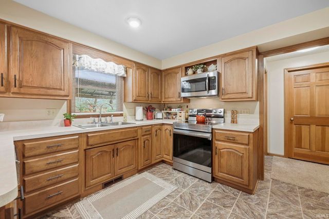 5225 Bedrock Court, Fort Wayne, IN 46825