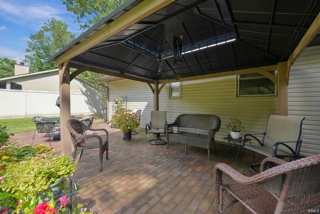 5225 Bedrock Court, Fort Wayne, IN 46825