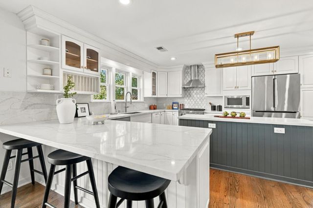 3739 Page Street, Redwood City, CA 94063