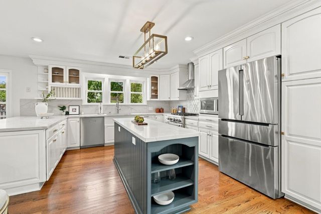 3739 Page Street, Redwood City, CA 94063