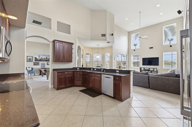 522 COUNTRY MEADOWS WAY, Bradenton, FL 34212