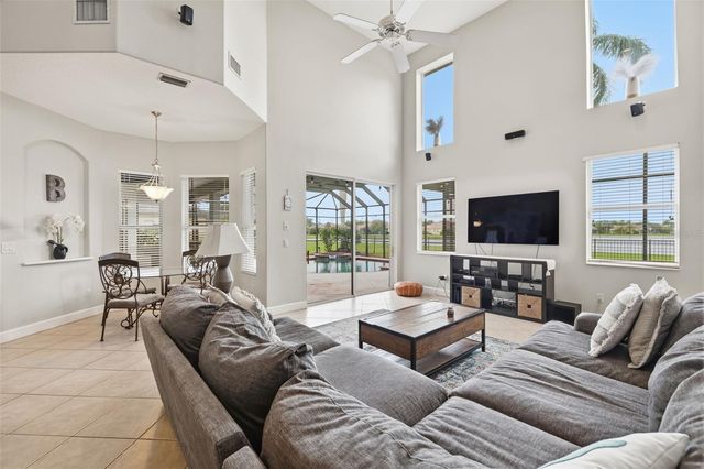 522 COUNTRY MEADOWS WAY, Bradenton, FL 34212