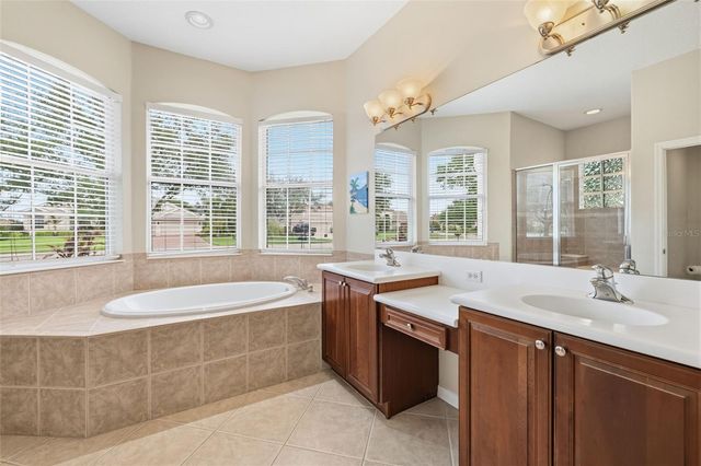 522 COUNTRY MEADOWS WAY, Bradenton, FL 34212