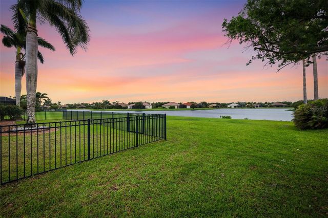 522 COUNTRY MEADOWS WAY, Bradenton, FL 34212