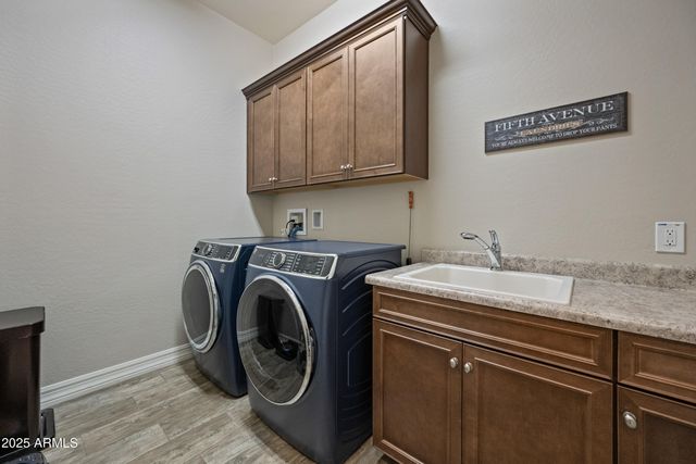 1319 N Chatsworth Street, Mesa, AZ 85207