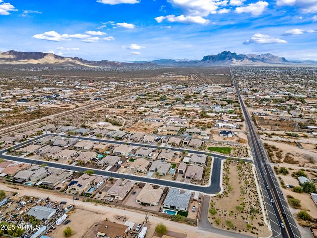 1319 N Chatsworth Street, Mesa, AZ 85207