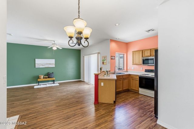 2832 S Full Moon Drive, Tucson, AZ 85713