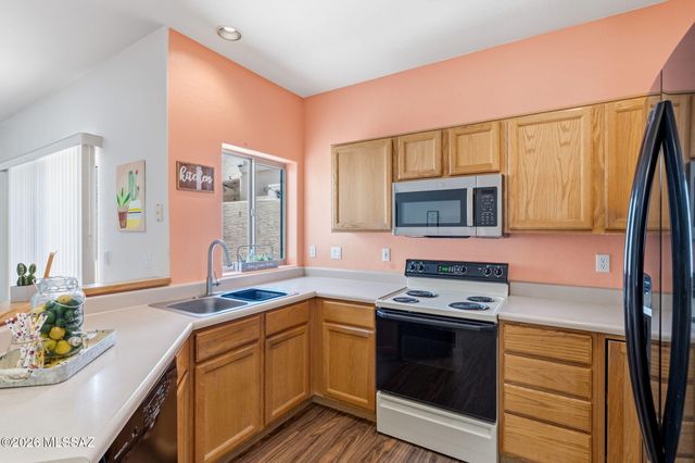 2832 S Full Moon Drive, Tucson, AZ 85713