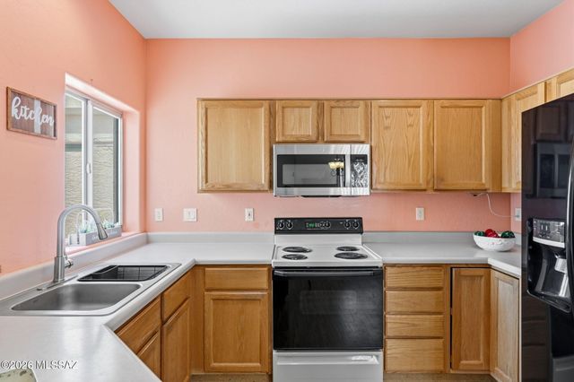 2832 S Full Moon Drive, Tucson, AZ 85713