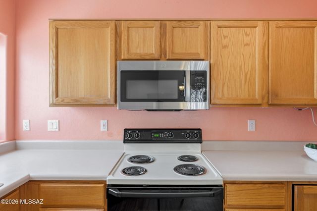 2832 S Full Moon Drive, Tucson, AZ 85713