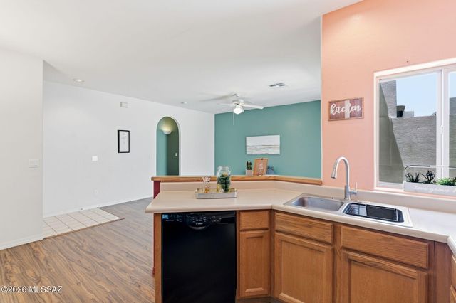 2832 S Full Moon Drive, Tucson, AZ 85713