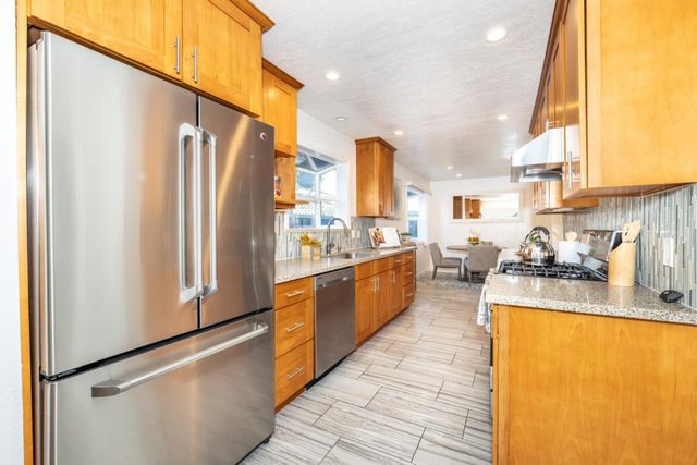 261 Pelican Ct., Foster City, CA 94404