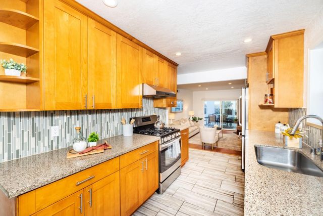 261 Pelican Ct., Foster City, CA 94404