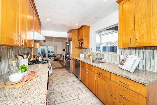 261 Pelican Ct., Foster City, CA 94404