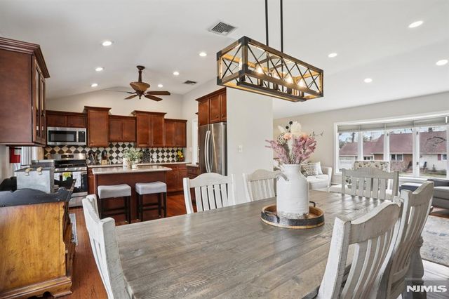 116 Carol Place, Wayne, NJ 07470