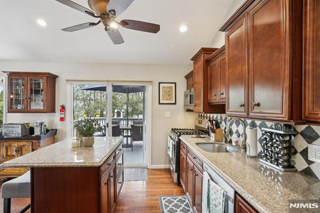 116 Carol Place, Wayne, NJ 07470