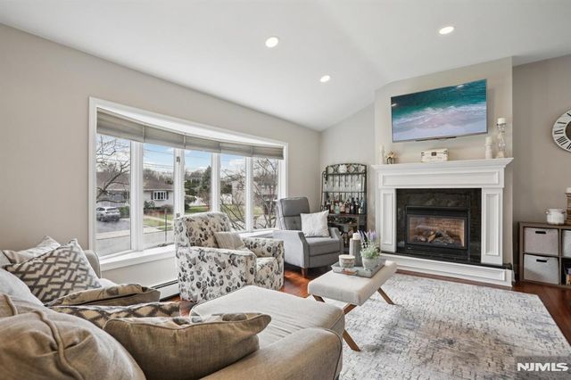 116 Carol Place, Wayne, NJ 07470