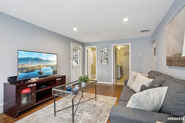 116 Carol Place, Wayne, NJ 07470