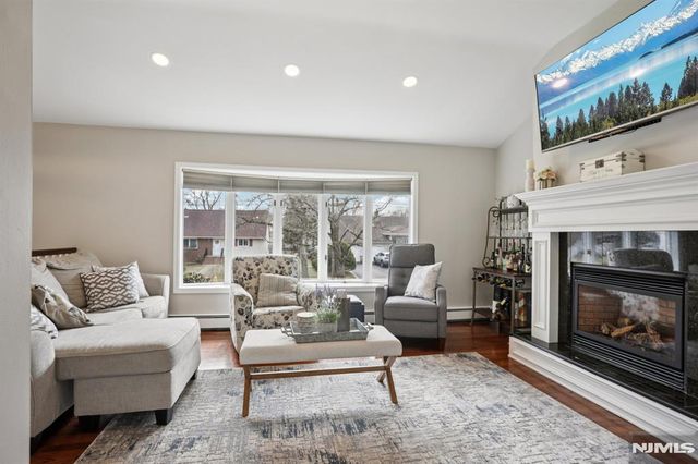 116 Carol Place, Wayne, NJ 07470