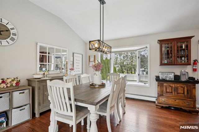 116 Carol Place, Wayne, NJ 07470