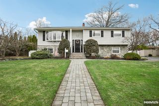 116 Carol Place, Wayne, NJ 07470