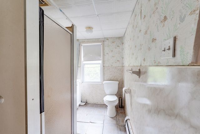 14 Dewey St, Easthampton, MA 01027