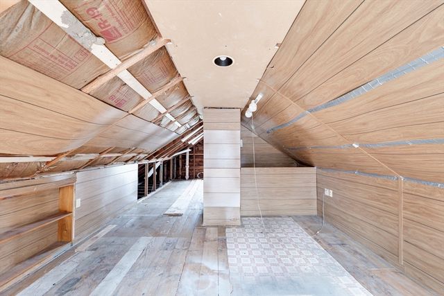 14 Dewey St, Easthampton, MA 01027