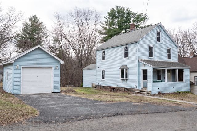 14 Dewey St, Easthampton, MA 01027