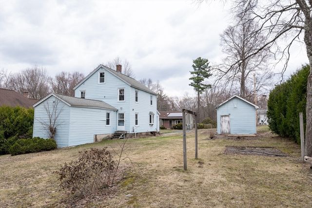 14 Dewey St, Easthampton, MA 01027