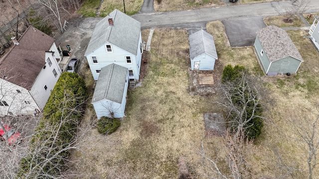 14 Dewey St, Easthampton, MA 01027