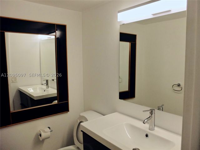 2640 NE 135th St 218, North Miami, FL 33181