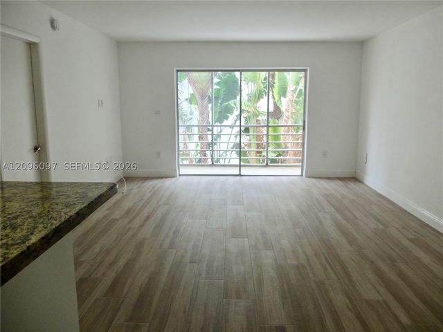 2640 NE 135th St 218, North Miami, FL 33181